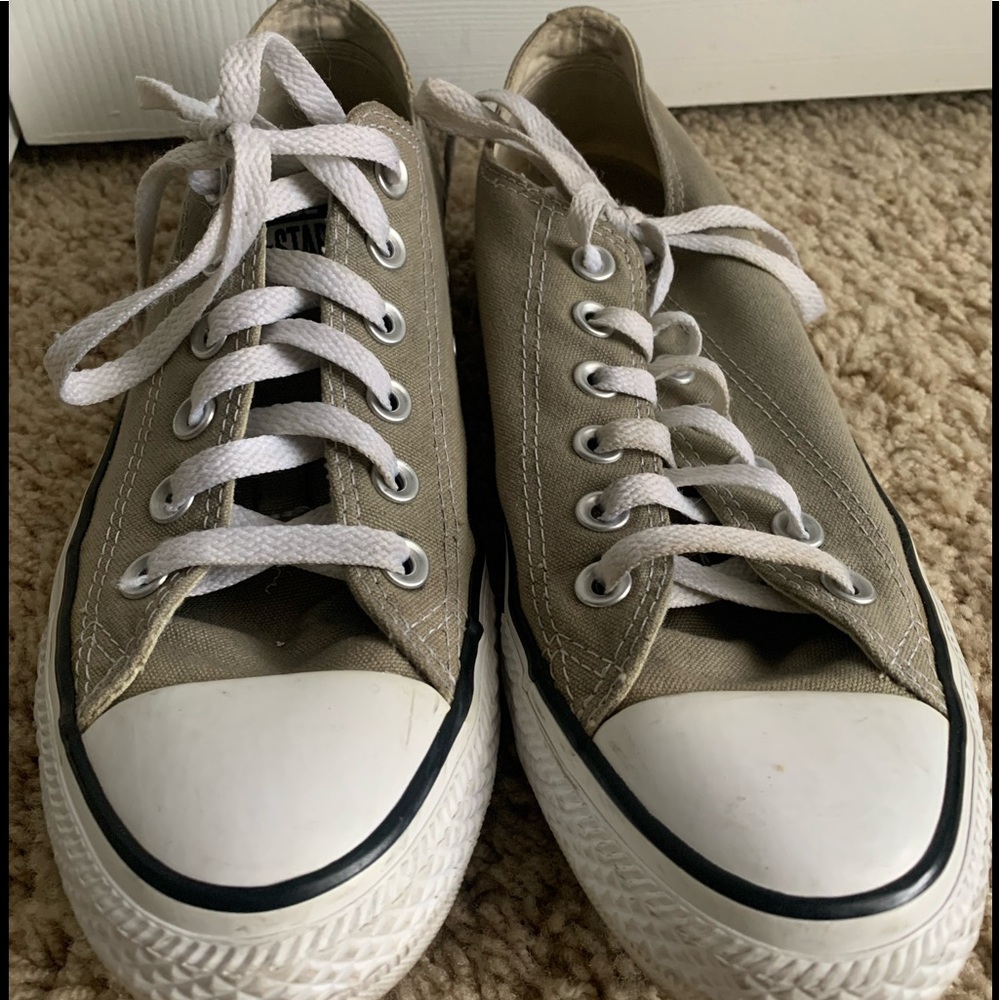 Converse Women’s Shoes size 8